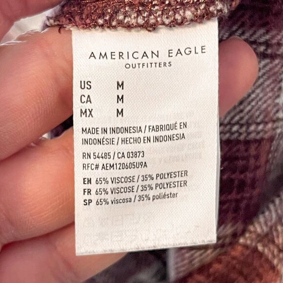 American Eagle Plaid Cropped Button Down Flannel Size M - Picture 5 of 8